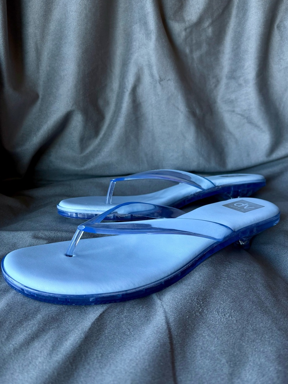 DV by Dolce Vita Cicely Kitten Heel Flip Flop size 11
